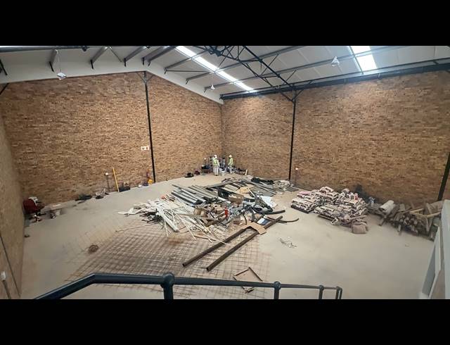 395M² WAREHOUSE FOR SALE IN BARTLETT